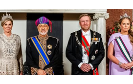 Reis da Holanda recebem Sultão do Oman em banquete de estado mas é a princesa Amália a grande protagonista da noite
