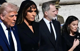 Apanhado pelas câmaras! O momento em que Donald Trump tira uma pastilha elástica do bolso para se entreter no funeral