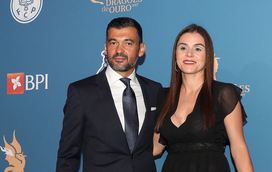 Sérgio Conceição respira de alívio... e a mulher também! O mau feitio do treinador e a vitória que adia as decisões sobre o futuro