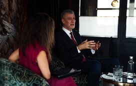 Um almirante cada vez mais chique! Gouveia e Melo junta-se à elite e fala para os 'amigos' de Paula Amorim