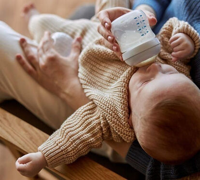 Bebé tranquilo! Estes são os melhores biberões para reduzir as cólicas do seu filho