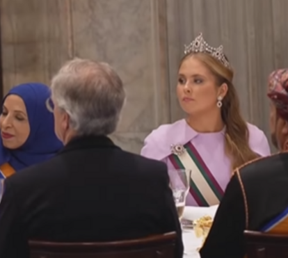 Princesa Amália brilha em banquete de estado em honra do Sultão do Oman