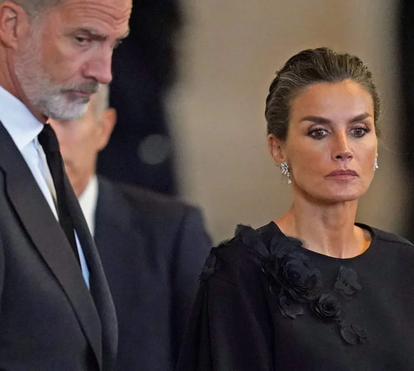 Felipe VI e Letizia visitam as zonas mais afetadas pelos incêndios de verão. Mas a rainha teme reação dos populares