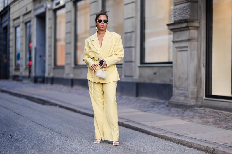 amarelo manteiga