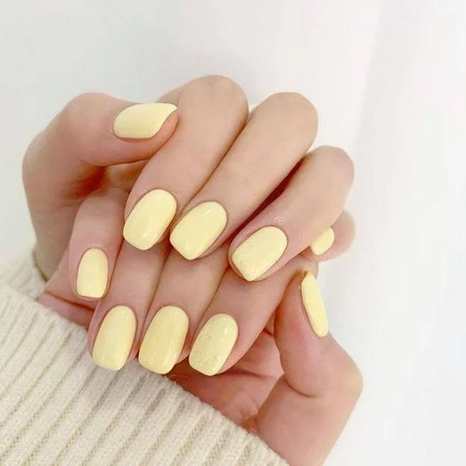 Que cor de unhas deve usar na primavera? Estas são as grandes tendências
