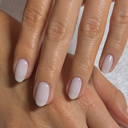 Que cor de unhas deve usar na primavera? Estas são as grandes tendências