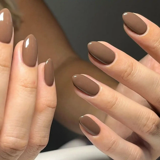 Que cor de unhas deve usar na primavera? Estas são as grandes tendências