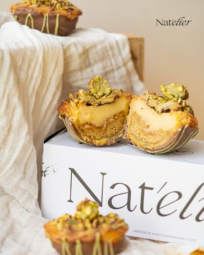 Ovo de Páscoa de pastel de nata e chocolate do Dubai do Nat'elier
