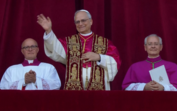 As primeiras palavras de Robert Francis Prevost à multidão depois de ser eleito Papa Leão XIV