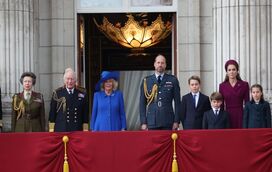 Família Windsor une-se em torno de Carlos III