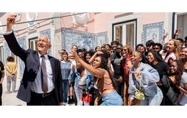 Como Marcelo mudou tanto em dez anos! Tomou um banho de realidade e passou de Presidente pop a Chefe de Estado recatado no meio do seu povo
