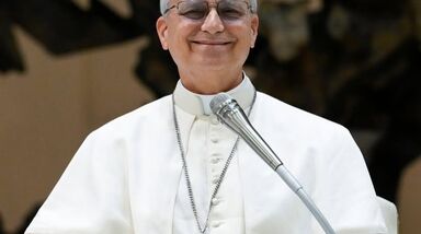 Papa moderno! Leão XIV faz gesto viral e diverte jovens católicos no Vaticano