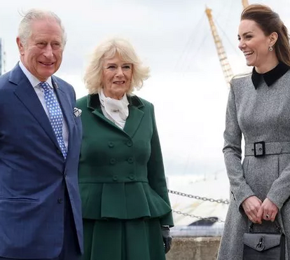 Cena de ciúmes no palácio! Camilla descobre os presentes caríssimos que Carlos III ofereceu a Kate Middleton