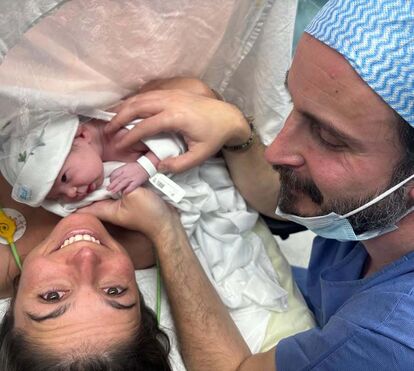 Surpresa! Filha solteira de Júlia Pinheiro mãe pela primeira vez