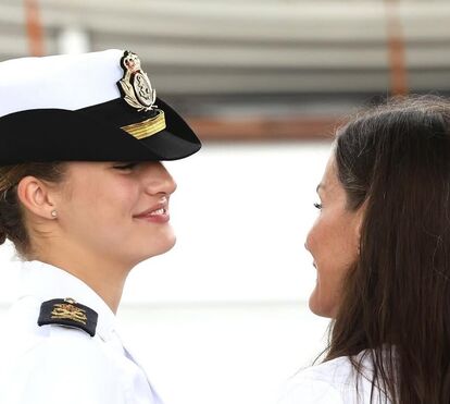 Que emoção! Rainha Letizia abraça - finalmente - a filha amada