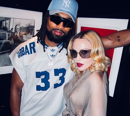 Madonna sensual de sutiã na festa de aniversário do namorado, que é quase 40 anos mais novo que ela