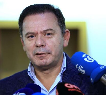 Luís Montenegro irrita-se com pergunta sobre a empresa com que continuava a faturar mesmo depois de ser eleito Primeiro-Ministro