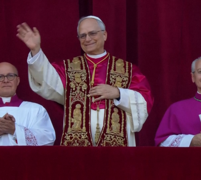 As primeiras palavras de Robert Francis Prevost à multidão depois de ser eleito Papa Leão XIV