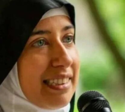 Dispensada das funções de madre-abadessa, freira brasileira é acusada de ser 'demasiado bonita'