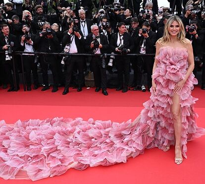 Estrelas brilham em Cannes sob o novo dress code que proíbe a nudez