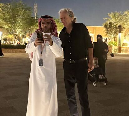Fiquem lá com a 'Canarinha'! Jorge Jesus desfruta da boa vida após desaire