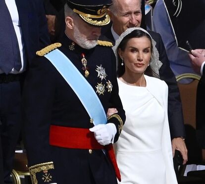 Privilégio real! Rainha Letizia veste-se de branco para a missa inaugural do pontificado do Papa Leão XIV