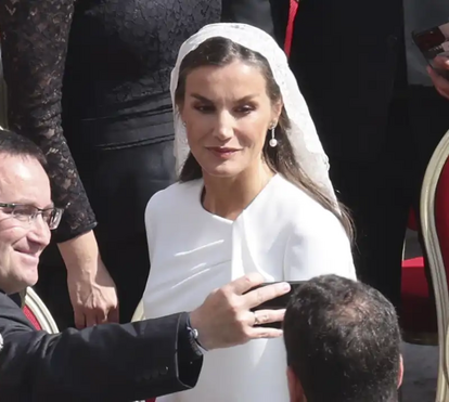 Tiro ao lado! Os dois erros no look de Letizia no Vaticano que os especialistas não deixaram escapar