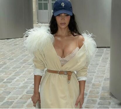 Como Kim Kardashian criou um super look com coisas que todas temos em casa