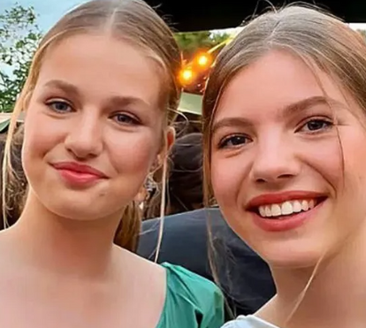 De manhã com o Papa, à noite com Bad Bunny: Leonor e Sofia apanhadas a divertir-se depois dos deveres reais