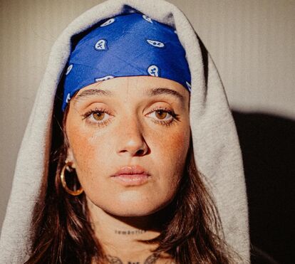 Quem quer tramar Carolina Deslandes? Cantora revela que a estão a 'encostar à box'