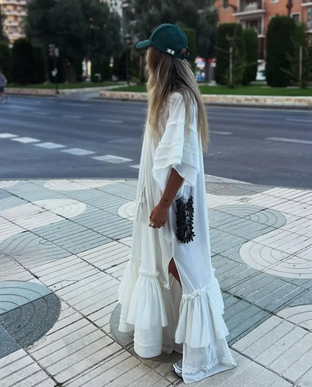 Tem um vestido branco? Se não tem apresse-se a comprar já um e saiba o porquê de ter esta peça
