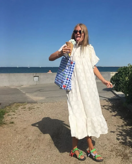 Tem um vestido branco? Se não tem apresse-se a comprar já um e saiba o porquê de ter esta peça