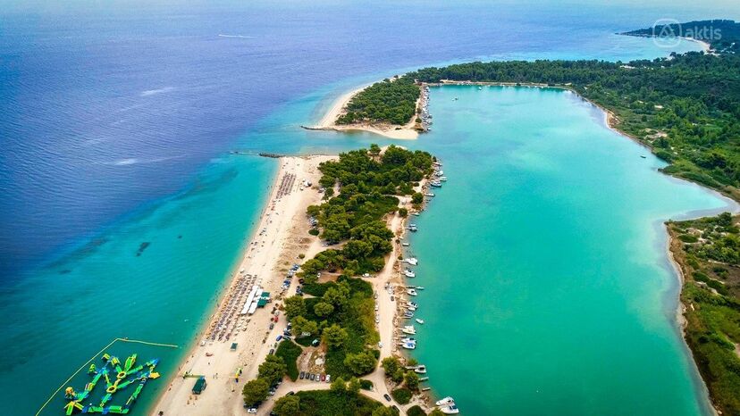 Port Glarokavos Lagoon Beach