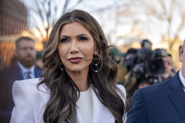 A política Kristi Noem