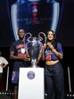 Jogadores do Paris Saint-Germain exibem a taça da Liga dos Campeões