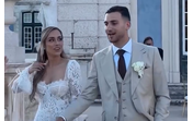 Diogo Dalot casou com Cláudia Pinto Lopes numa cerimónia elegante.
