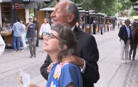 Marcelo Rebelo de Sousa passa "aperto" com ativista pró-Palestina