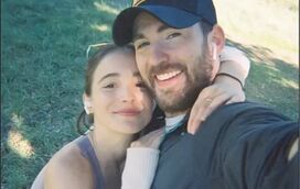 Chris Evans e Alba Baptista vivem nova fase. Ator confessa mudanças pela filha