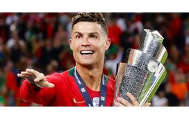Aos 40 anos, Cristiano Ronaldo tem o mundo a seus pés