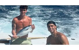 Com o futuro no futebol "em águas de bacalhau", João Félix dedica-se à pesca