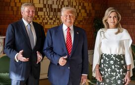 O momento caricato durante visita de Donald Trump ao palácio real, com Máxima da Holanda apanhada a fazer troça do presidente norte-americano