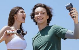 Com este calor só lá vamos assim! As melhores ventoinhas de mão para refrescar de forma imediata