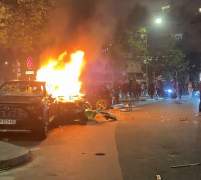 Caos em Paris: montras partidas, lojas assaltadas e carros em chamas após vitória do Paris Saint-Germain na Champions