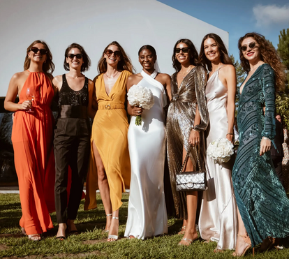 Este é o truque para estar confortável com os vestidos de festa em que não consegue usar sutiã