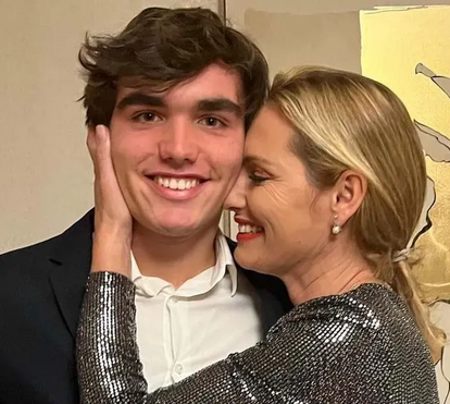 A mãe mais babada! Fernanda Serrano aplaude o filho em momento especial
