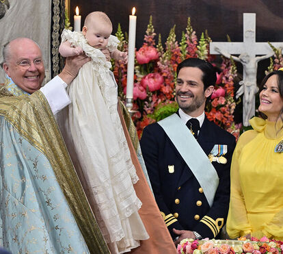 Momento especial na Suécia! Príncipes Carl Philip e Sofia batizam a filha mais nova