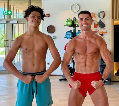 Craques a dobrar! Cristiano Ronaldo e o filho mais velho levam fãs ao delírio com nova fotografia