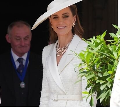 Kate Middleton deslumbra em Windsor com look fresco, sofisticado... e repetido