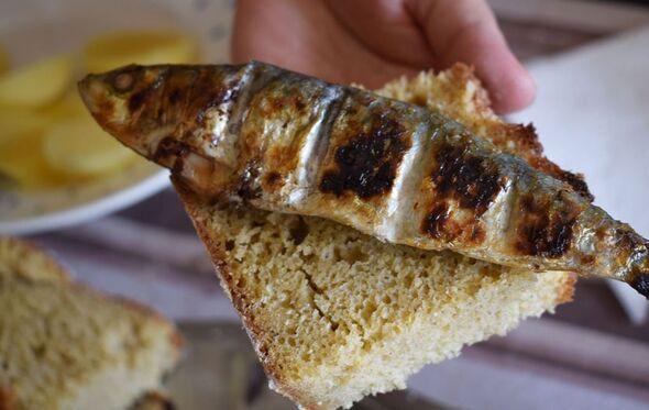 Sardinha assada no pão