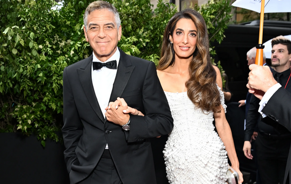 George e Amal Clooney surgem juntos nos Tony Awards